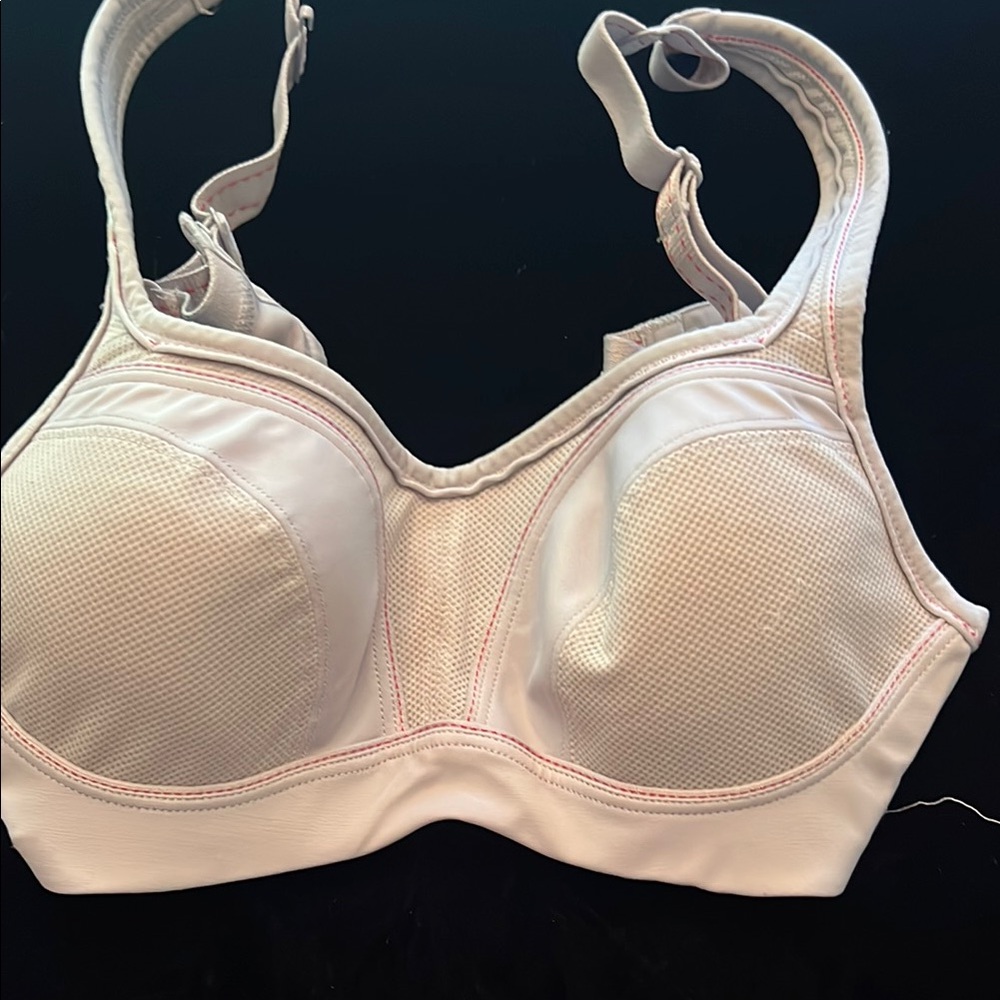 Chantelle 32C Gray High Impact Underwire Sports Bra